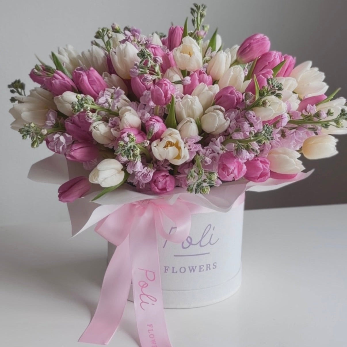 Tulip Box “Vivienne” – Poli Flowers
